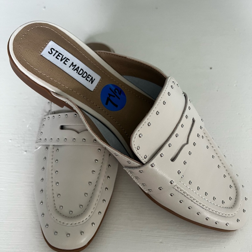 NWOT STEVE MADDEN Kendle Bone Studded Leather Mules Sz 7.5